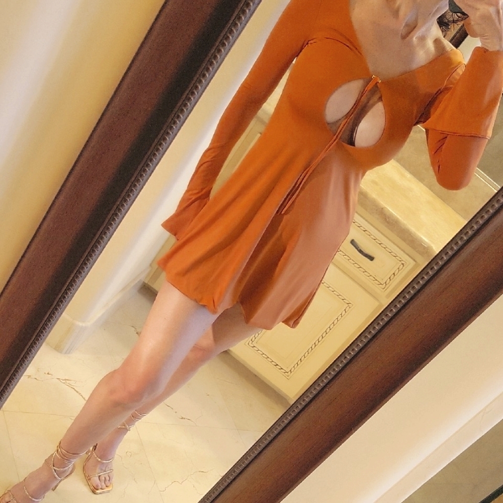 Chic Rich Orange Topaz Cutout Mini Dress, Sz 4 - Picture 13 of 16